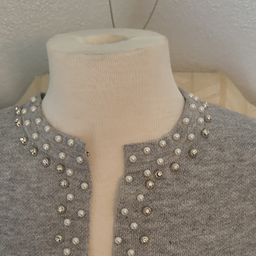 Chic Gray Pearl-Embellished Cardigan - Picture 4 of 12